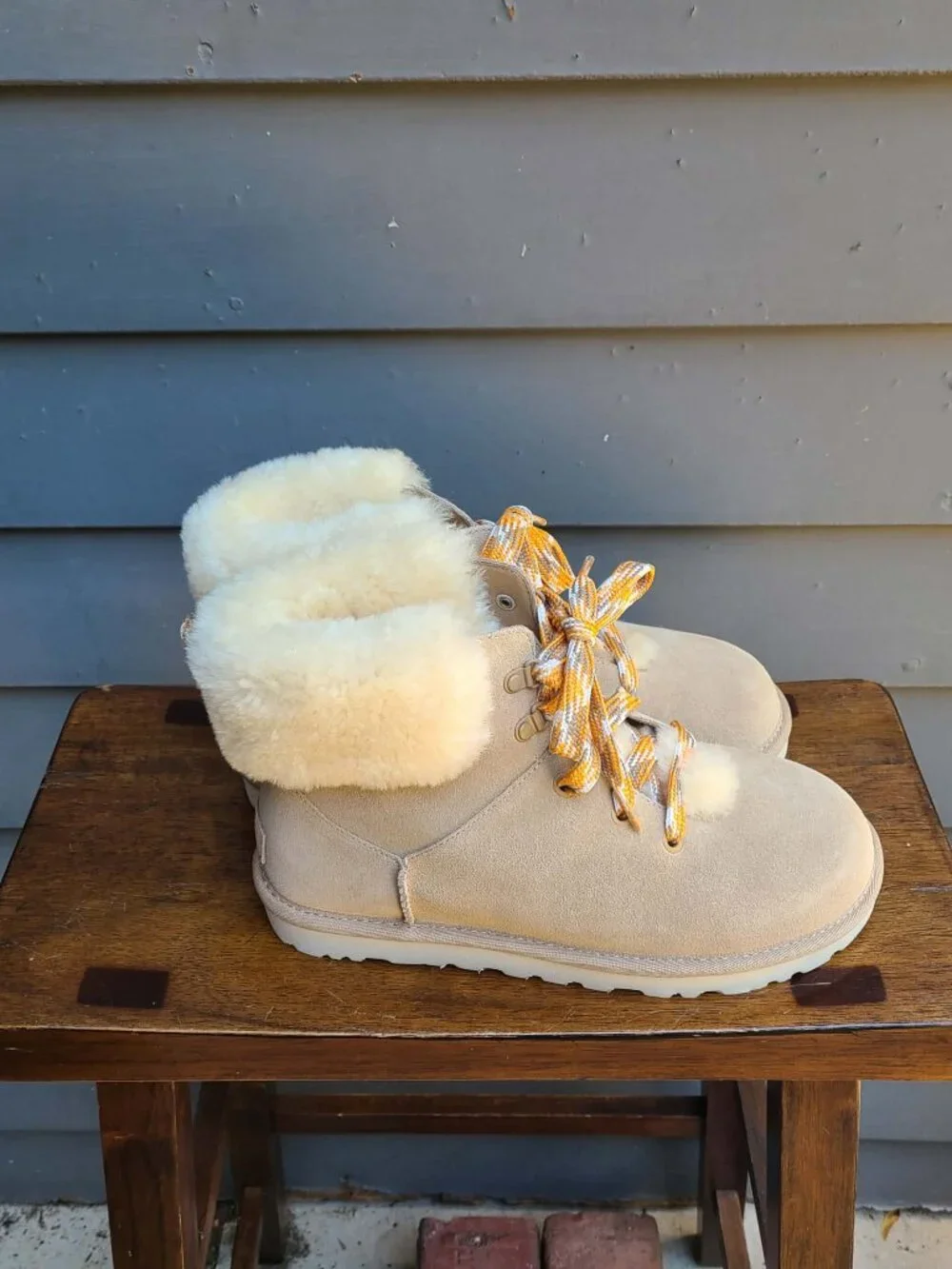 UGG Classic Mini Alpine Suede Shearling Lace Up Boots size 8 NWT
